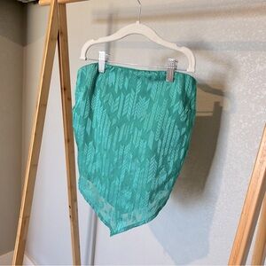 Willow + Root handkerchief tube top. Size small.